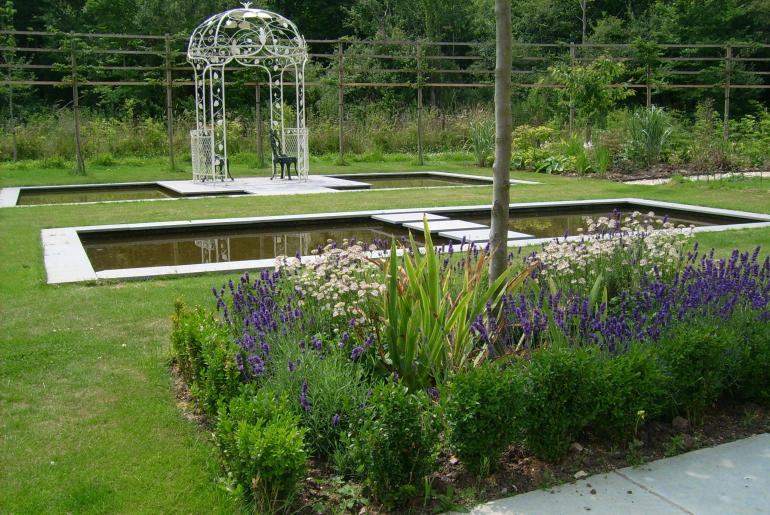 Wiltshire country garden